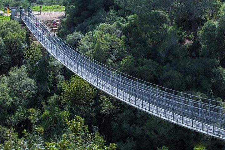 【行业知识】分析景观吊桥网红桥玻璃吊桥的结构设计